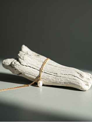 Luna Pearl pendant